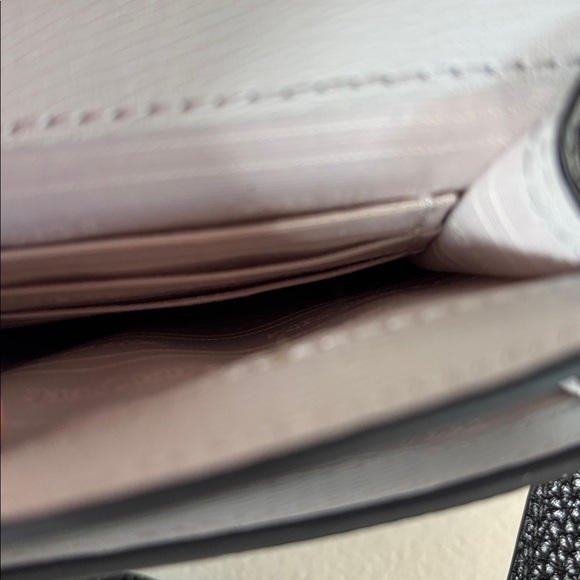 NWOT Kate Spade Black Pebbled Leather Crossbody Phone Bag with Gold Chain - Picture 10 of 13